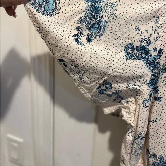 Torrid Cream and Blue Floral Maxi Dress - Picture 6 of 7